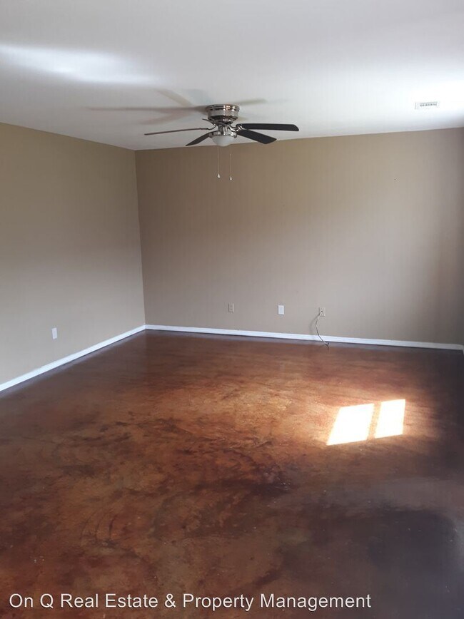 Foto del edificio - 2 br, 1 bath Apartment - 691 Jill