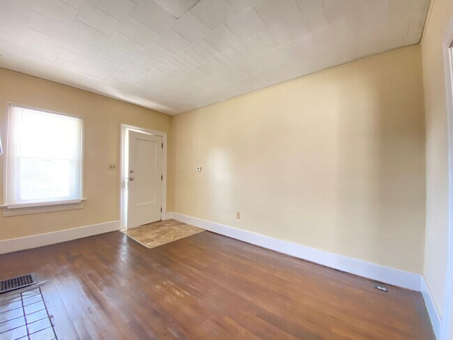 Foto del edificio - Fernwood House MOVE IN SPECIAL -- **$100 G...