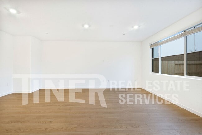 Building Photo - 8540 Anker Wy