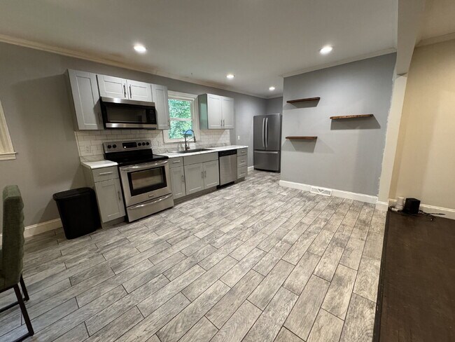 Foto del edificio - Updated home in Pendleton - Fenced in Yard (Pet Friendly)