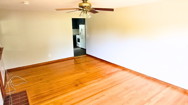 Foto del edificio - 4-Bedroom Ranch Next To Western New Englan...