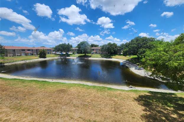 Foto del edificio - 9962 Twin Lakes Dr