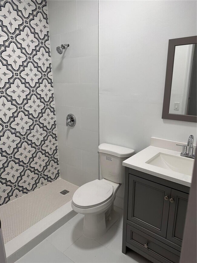Foto del edificio - 1163 NW 28th St