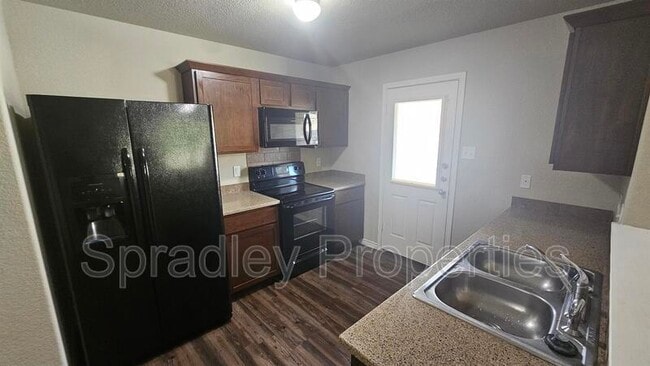 Building Photo - 629B Kacie Dr