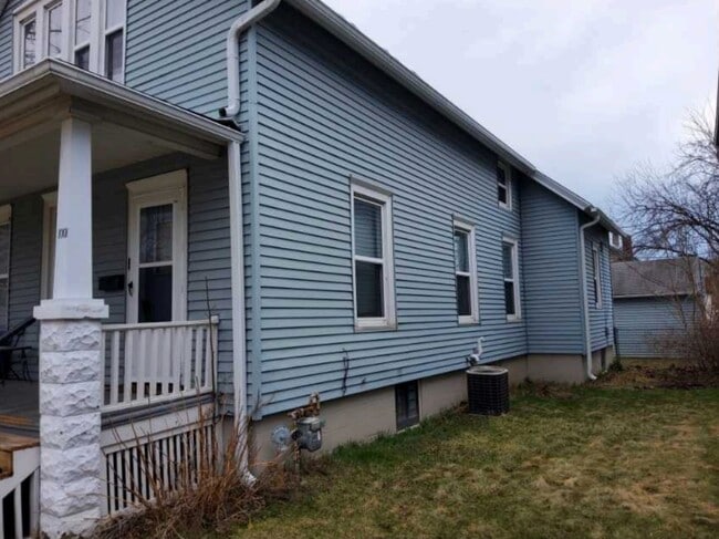 Building Photo - 1001 Delamere Ave