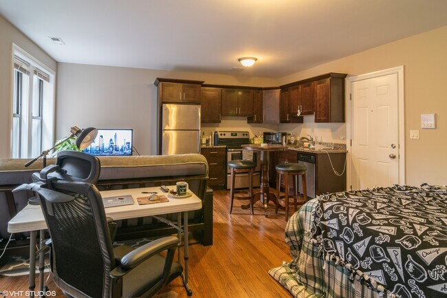 Foto del edificio - 7300 W Madison St