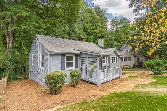 Foto del edificio - 1226 Thomas Rd