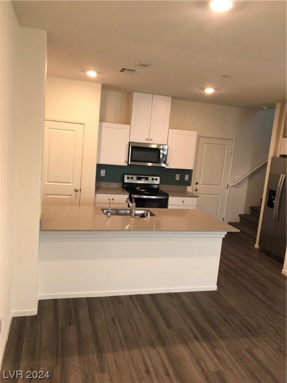 Building Photo - 440 Moonlight Cove Dr