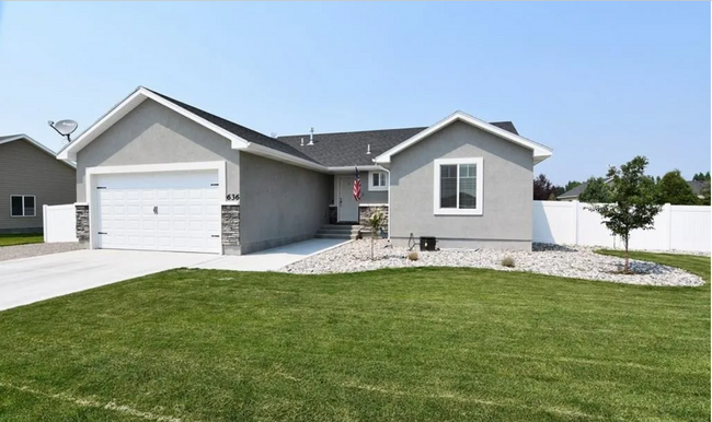 Building Photo - Super Cute 3 bed 2 bath home in Rigby with...