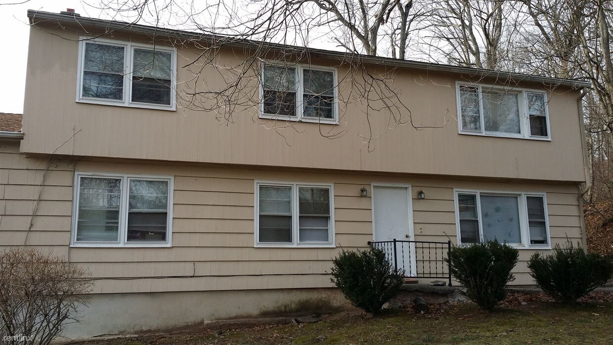 240 Foxon Blvd, East Haven, CT 06513 Condo for Rent in East Haven, CT