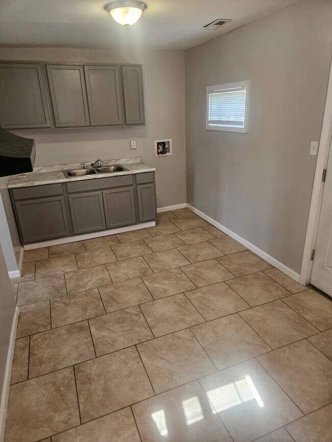 Foto del edificio - Newly rehabbed home