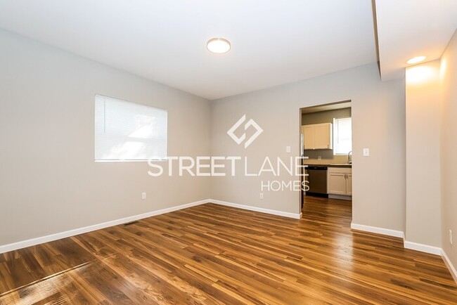 Building Photo - Charming 2 Bedroom in Columbus!