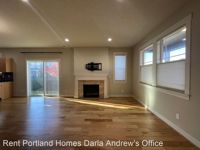Building Photo - 4 br, 2.5 bath House - 14998 NW Shackelfor...