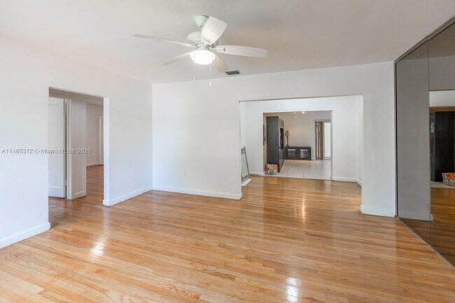 Foto del edificio - 3680 SW 21st St