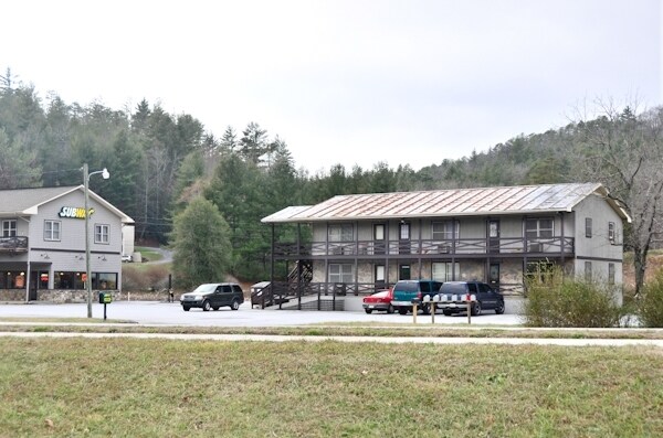Primary Photo - 7027 Highway 441 N