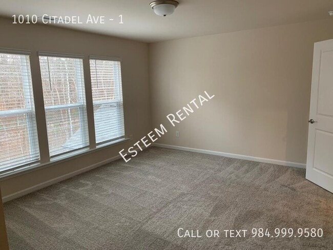 Foto del edificio - 1010 Citadel Ave