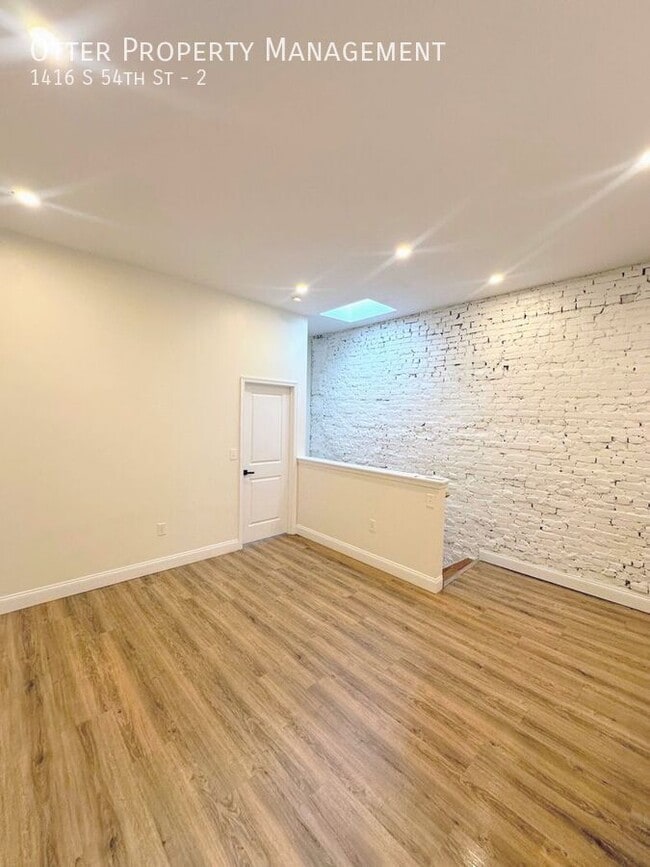 Building Photo - 1416 S 54th St