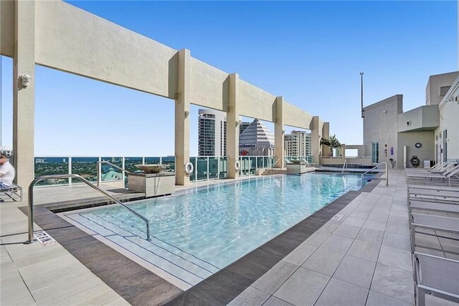 Building Photo - 350 SE 2nd St