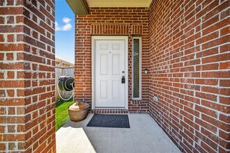Building Photo - 7811 Sundrop Hl Trl