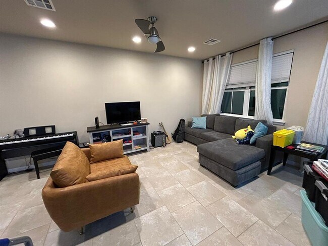 Foto del edificio - 417 Epiphany Ln