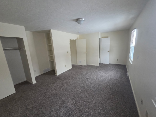 Foto del edificio - 423 Mathews Rd