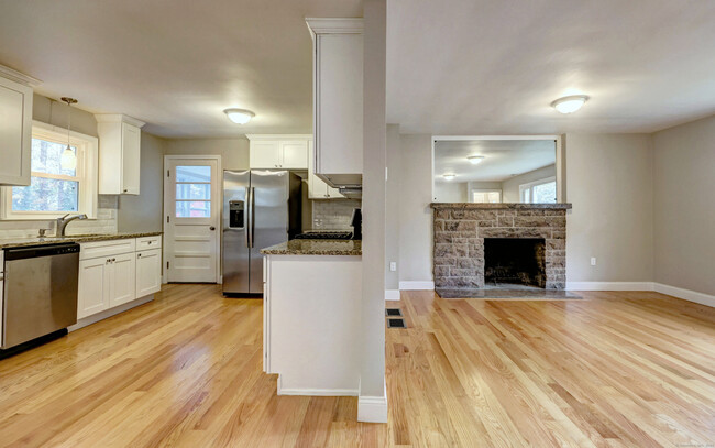 Building Photo - 791 Evergreen Ave