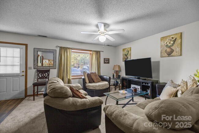 Foto del edificio - 1614 Bradford Ct