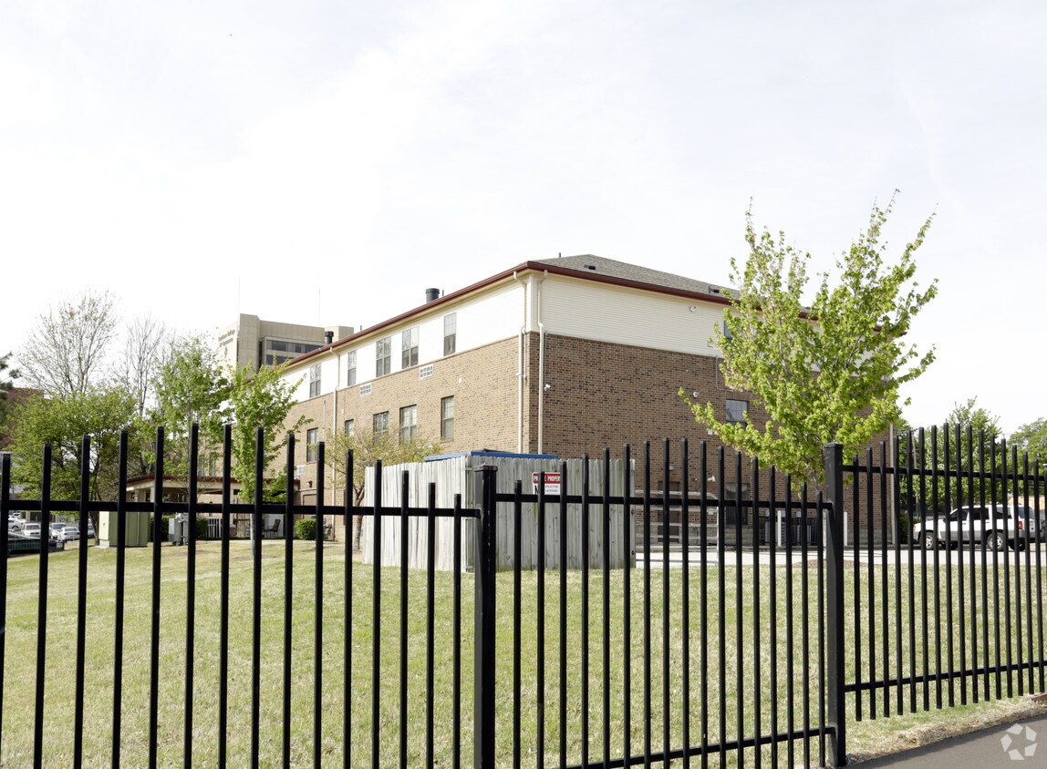 Foto del edificio - Lettie Poston Apartments