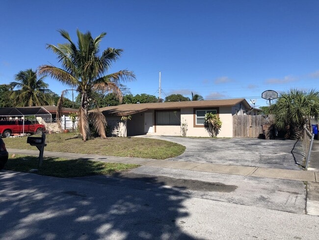 Building Photo - 801 NE 50th Ct