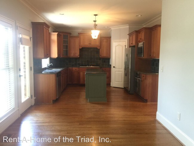 Building Photo - 1409 Lennox Woods Dr