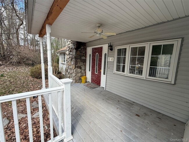 Building Photo - 14 Arbutus Trail