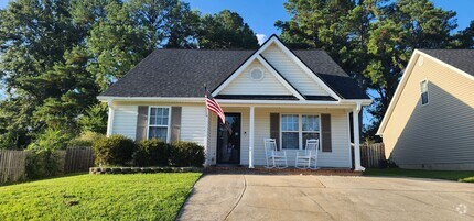 Building Photo - 2018 Shoreline Dr