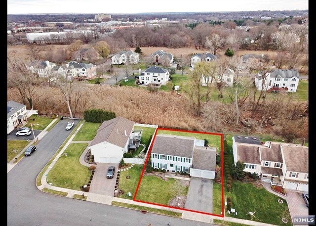 Building Photo - 508 Tether Ln