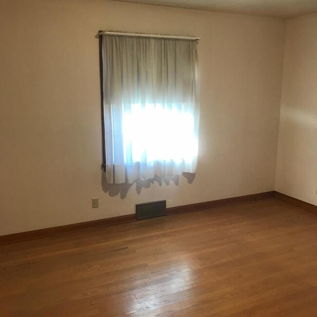 Foto del edificio - 5115 Allan Drive