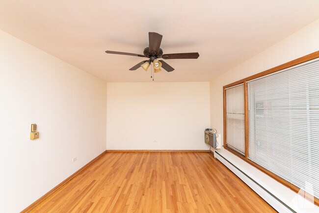 Foto del edificio - 3942 N California Ave