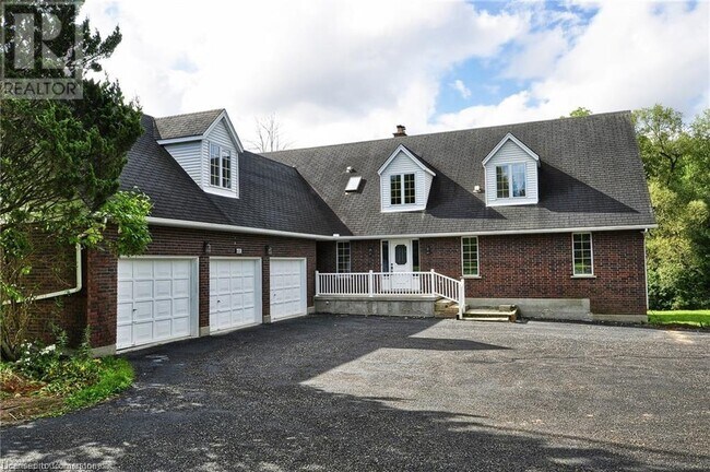Building Photo - 685 Briardean Rd