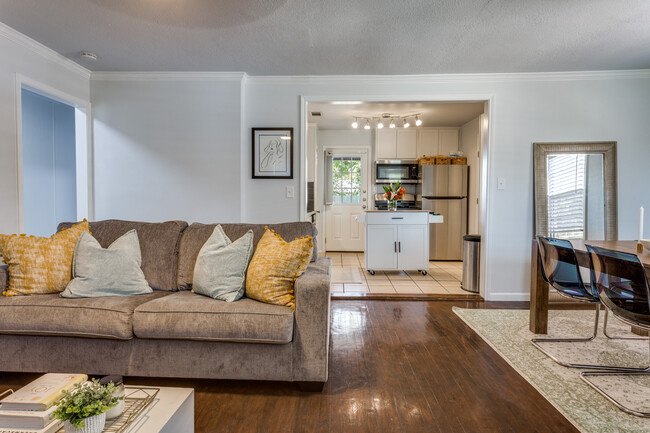 Building Photo - 3244 Sandage Ave