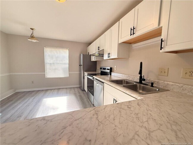 Foto del edificio - 4077 Professional Dr