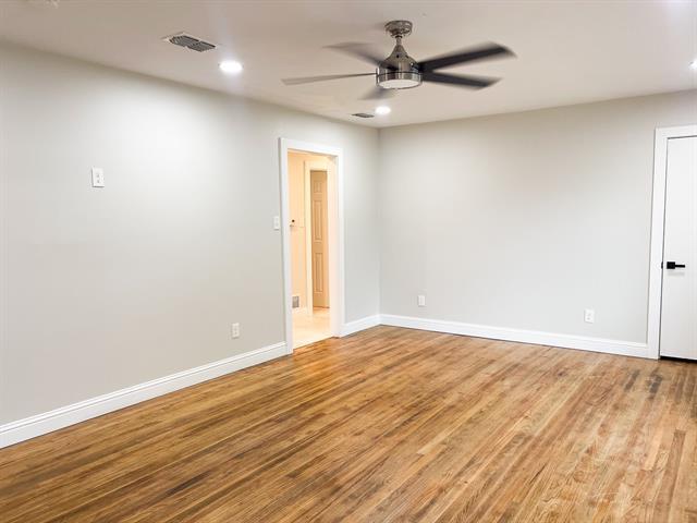 Building Photo - 722 E Strong Pkwy