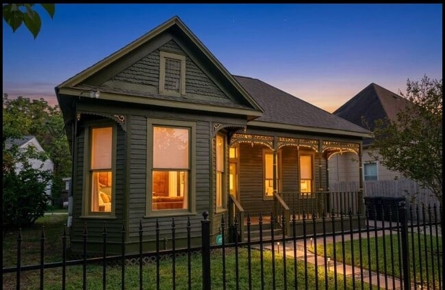 Photo - 1518 Freeman St House