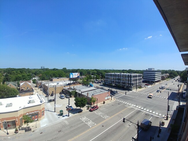 Foto del edificio - 6000 N Cicero Ave