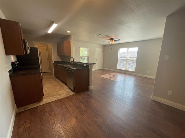 Foto del edificio - 8125 Tanner Ave