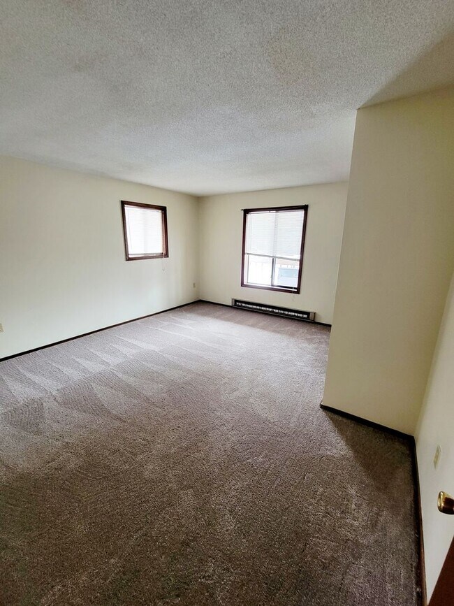 Foto del edificio - Amazing 4 bedroom with 2 kitchens and Livi...