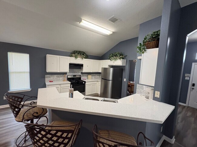Foto del edificio - 2403 Orchard Run Way