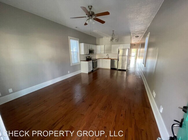 Building Photo - 2 br, 1 bath House - 468 East Brandeis Avenue