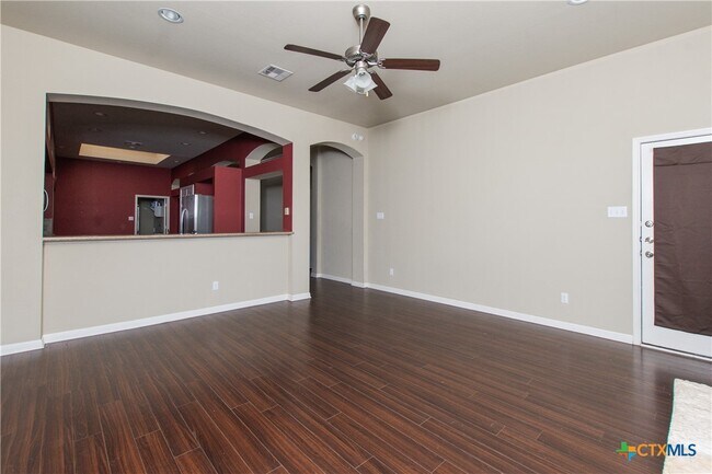 Foto del edificio - 3505 Castleton Dr