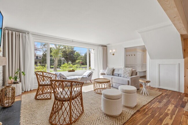 Foto del edificio - 80 Soundview Dr