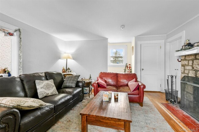 Building Photo - 1083 Hunter Ave