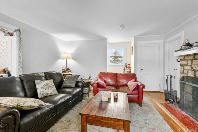 Foto del edificio - 1083 Hunter Ave