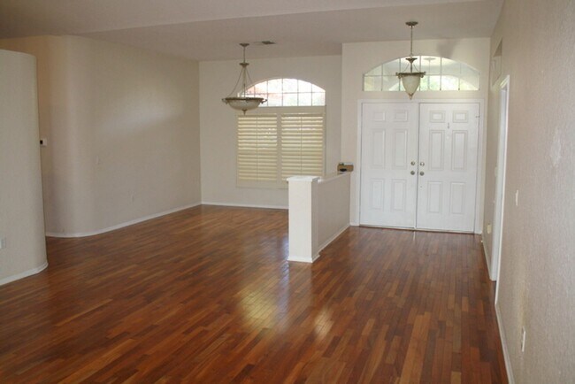 Foto del edificio - Beautiful 3 Bedroom two Bath